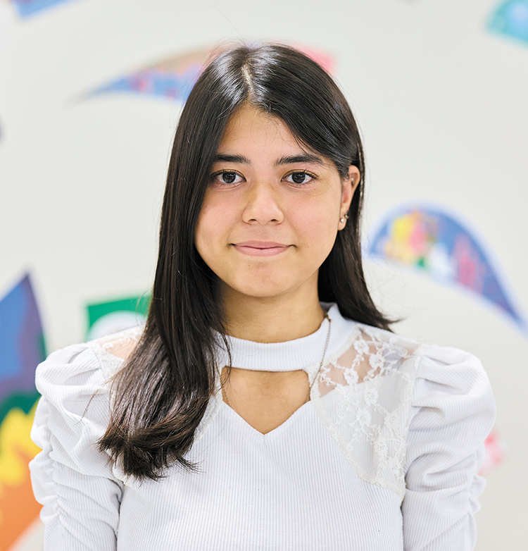 牛見 ルシア 美月